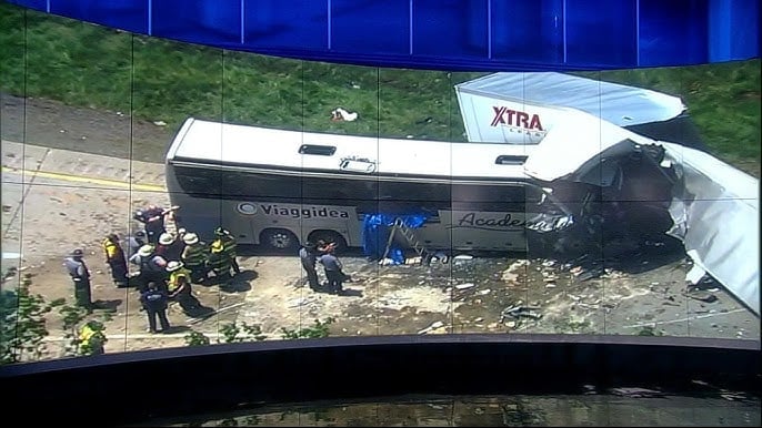 MASSIVE ACCIDENT Just happened 33 people …