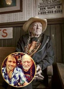 SAD NEWs: 1 hour ago in Abbott, Texas. At the age of 92, the family of star Willie Nelson just announced urgent news to his followers that Willie Nelson is currently… Details in comment