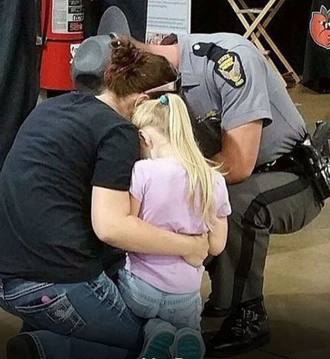 MY DAUGHTER BROKE DOWN IN FRONT OF A COP—AND HE DID SOMETHING I’LL NEVER FORGET