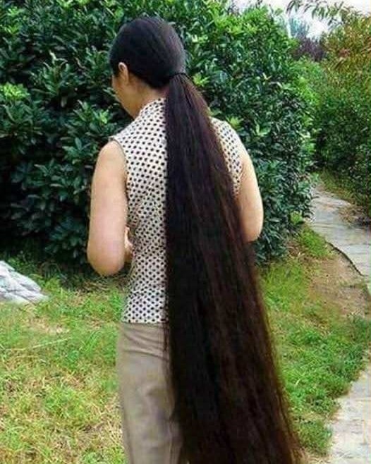 She hasn’t cut her hairs for 20years, even though her husband begged her to. Then, one day, she finally gave up and cut her hair! Better sit down before you see what this woman looks like today: – Check the comment