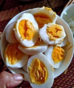 %Everything You Need to Know About Eating Eggs Daily