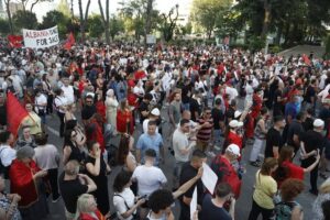 E FUNDIT – Bashkimi Evropian jep lajmin ‘E KEQ’ per protestat! Nuk pritej kjo qe sapo ndodhi